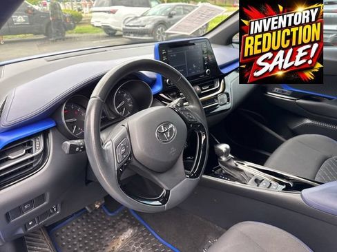 Used 2021 Toyota C-HR XLE FWD image 17