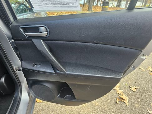 Used 2010 MAZDA MAZDA3 i Touring image 18