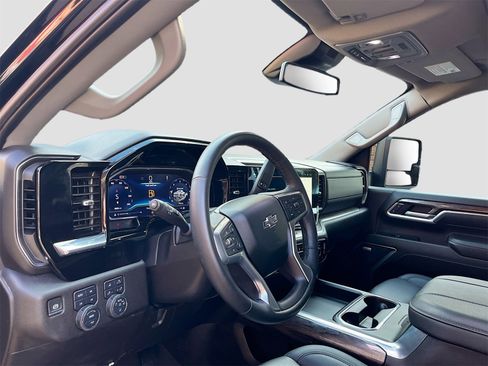 Used 2025 Chevrolet Silverado 2500 LTZ w/ Trail Boss Package image 9