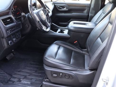 Used 2021 Chevrolet Tahoe LT w/ LT Signature Package RWD image 17