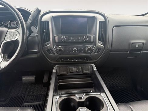 Used 2017 Chevrolet Silverado 1500 LTZ Z71 w/ Realtree Edition image 11