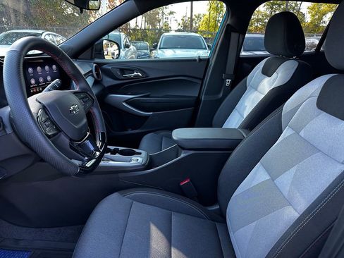 Used 2026 Chevrolet Trax RS image 23