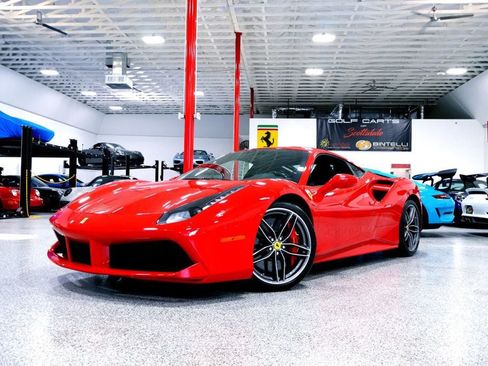 Used 2019 Ferrari 488 GTB RWD image 3
