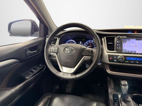 Used 2016 Toyota Highlander XLE FWD image 15