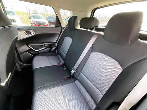Used 2023 Kia Soul LX image 14