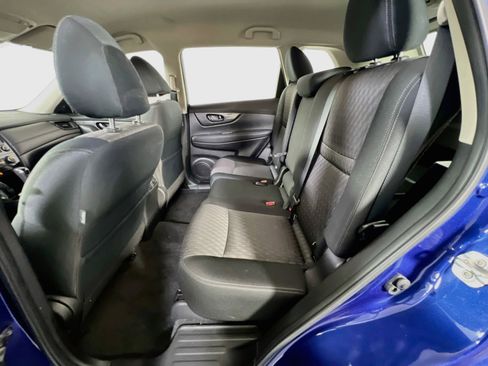 Used 2019 Nissan Rogue S image 22