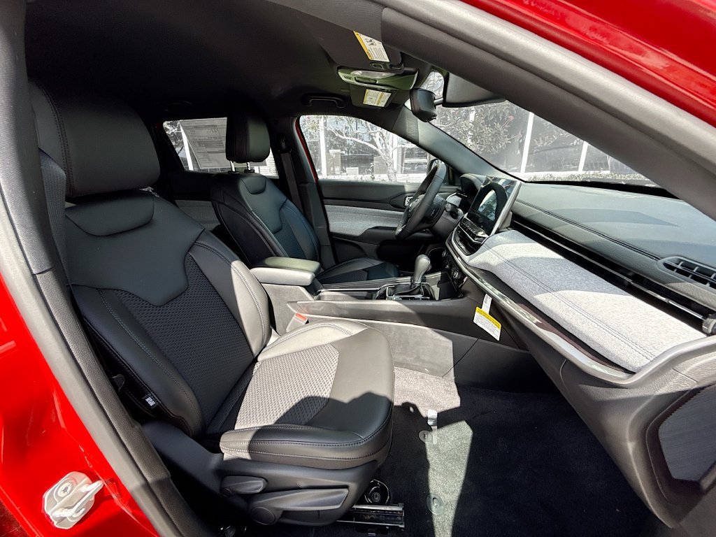 New 2023 Jeep Compass Latitude AWD/4WD image 30