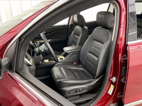 Used 2017 GMC Acadia Denali w/ Technology Package image 8