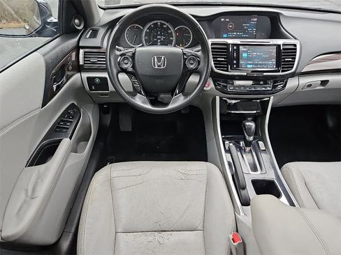 Used 2017 Honda Accord EX-L image 10