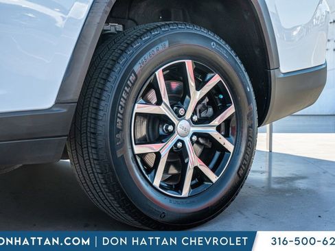 Used 2023 Jeep Grand Cherokee L Limited image 38