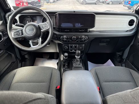 Used 2024 Jeep Wrangler Unlimited Sahara w/ Technology Group AWD/4WD image 37