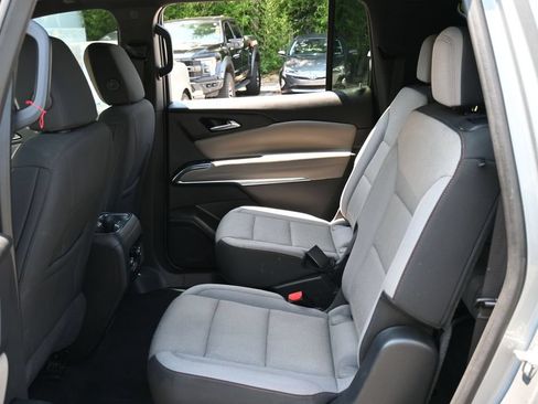 Used 2024 Chevrolet Traverse LT FWD image 31