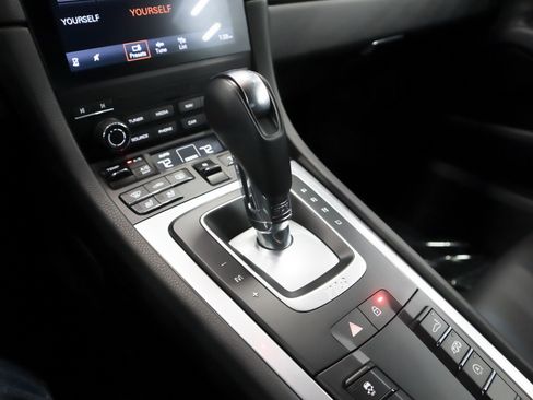 Used 2025 Porsche 718 Cayman image 17