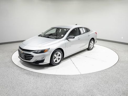 Used 2019 Chevrolet Malibu LS FWD image 32