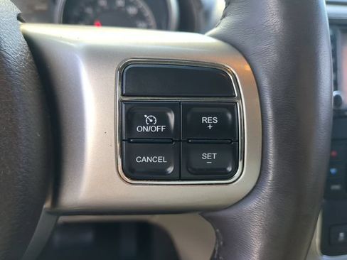Used 2013 Jeep Grand Cherokee Overland RWD image 31
