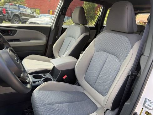 Used 2025 Subaru Forester Premium AWD/4WD image 12