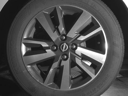 Used 2025 Nissan Versa SV FWD image 17