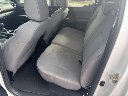 Used 2017 Toyota Tacoma SR5 image 7