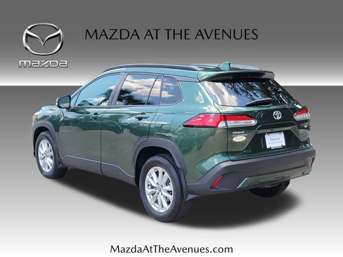 Used 2024 Toyota Corolla Cross LE FWD image 5