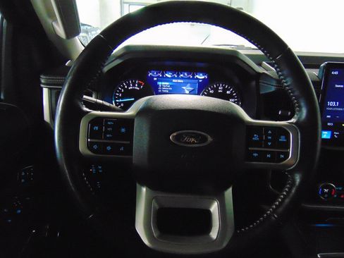 Used 2024 Ford Expedition Max XLT image 17