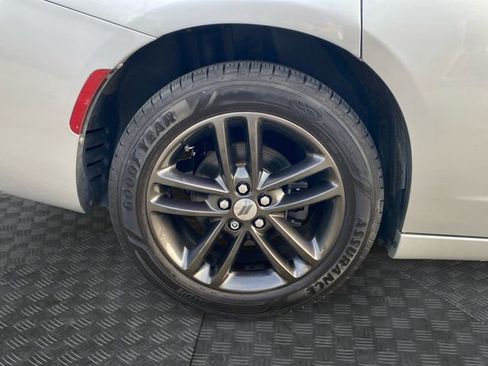 Used 2019 Dodge Charger SXT image 36