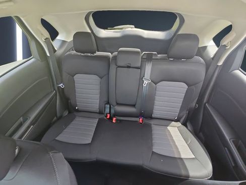 Used 2021 Ford Edge SE FWD image 13