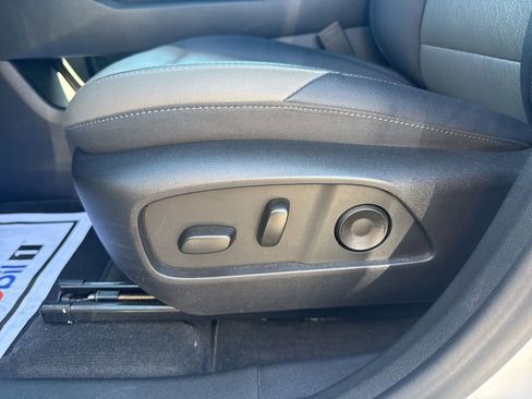 Used 2026 Chevrolet Equinox LT w/ Convenience Package II FWD image 21
