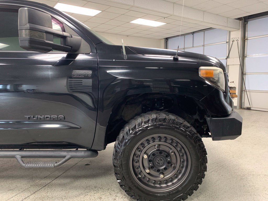 Used 2018 Toyota Tundra SR5 w/ SR5 Upgrade Package AWD/4WD image 10