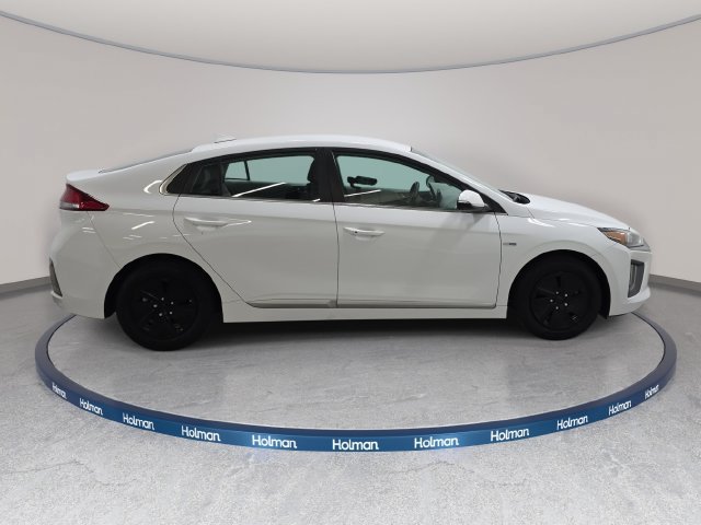 Used 2020 Hyundai Ioniq SE FWD image 5