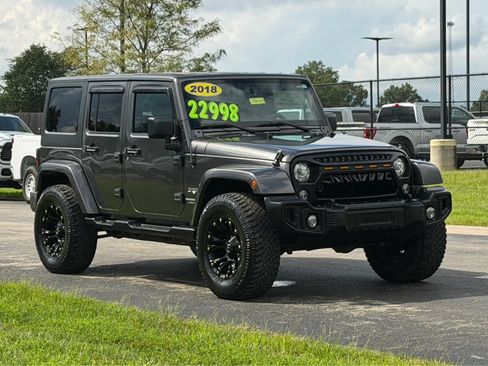 Used 2018 Jeep Wrangler Unlimited Sahara AWD/4WD image 1