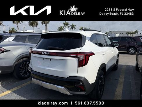 Certified 2024 Kia Seltos EX FWD image 2