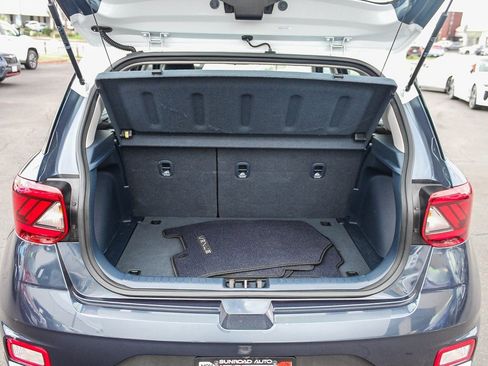 Used 2020 Hyundai Venue image 27