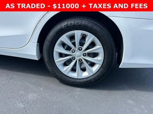 Used 2016 Toyota Camry LE image 10