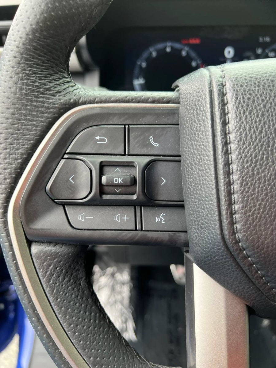 Used 2024 Toyota Tacoma TRD Sport AWD/4WD image 14