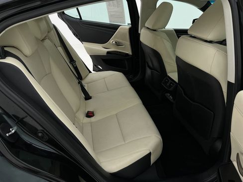 Certified 2022 Lexus ES 350 w/ Premium Package image 19