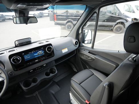 New 2025 Mercedes-Benz Sprinter 2500 image 17