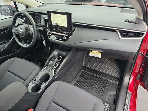 Used 2025 Toyota Corolla LE image 11