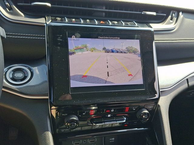 Used 2023 Jeep Grand Cherokee Laredo w/ Luxury Tech Group I AWD/4WD image 19