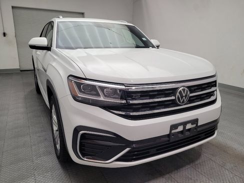 Used 2021 Volkswagen Atlas Cross Sport SE w/ Panoramic Sunroof Package FWD image 14