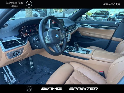 Used 2022 BMW 740i w/ M Sport Package image 11