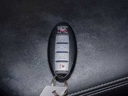 Used 2014 Nissan GT-R Premium image 45