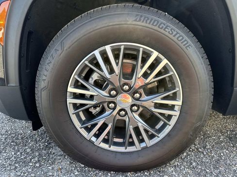 New 2026 Chevrolet Traverse LT w/ Driver Confidence Package AWD/4WD image 4