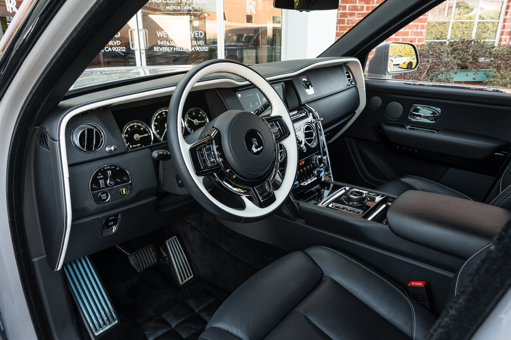 Used 2024 Rolls-Royce Cullinan AWD/4WD image 21