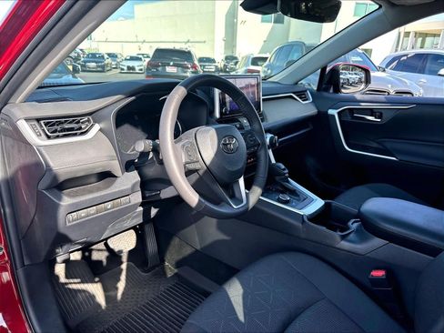 Used 2024 Toyota RAV4 XLE w/ Convenience Package AWD/4WD image 18