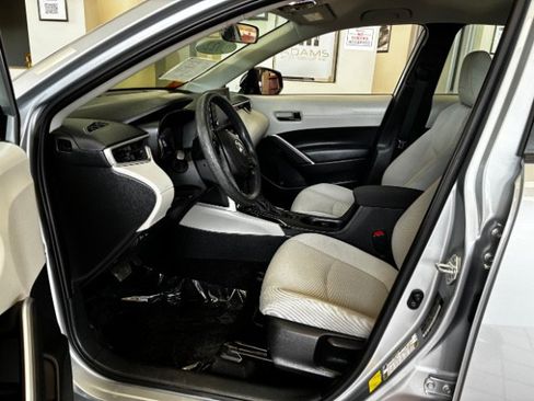Used 2022 Toyota Corolla Cross L FWD image 17