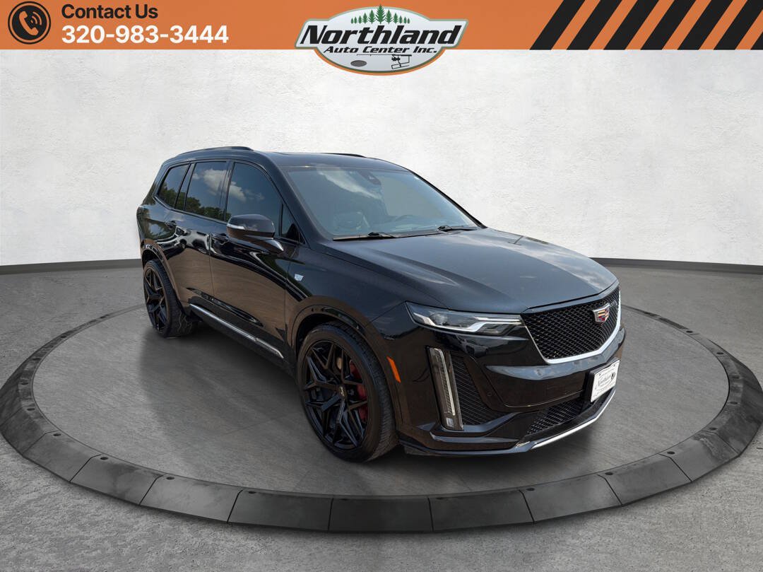 Used 2023 Cadillac XT6 Sport w/ Technology Package AWD/4WD image 3