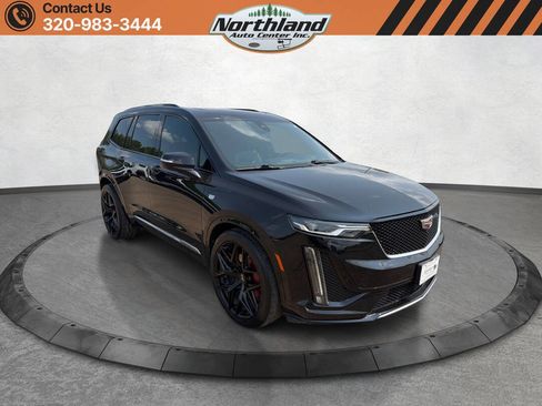 Used 2023 Cadillac XT6 Sport w/ Technology Package AWD/4WD image 3
