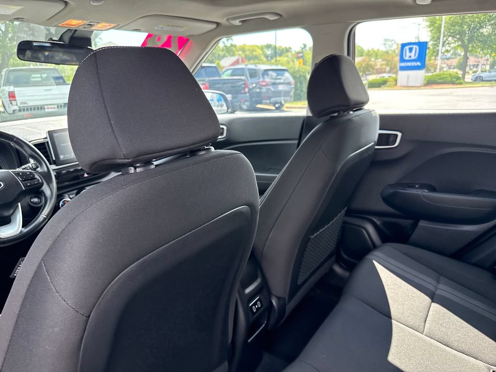 Certified 2024 Hyundai Venue SEL FWD image 21