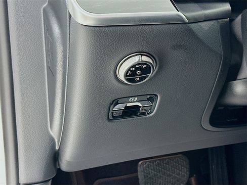 Certified 2025 Mercedes-Benz GLC 300 image 11