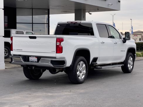 Used 2020 Chevrolet Silverado 2500 LTZ w/ LTZ Premium Package image 9